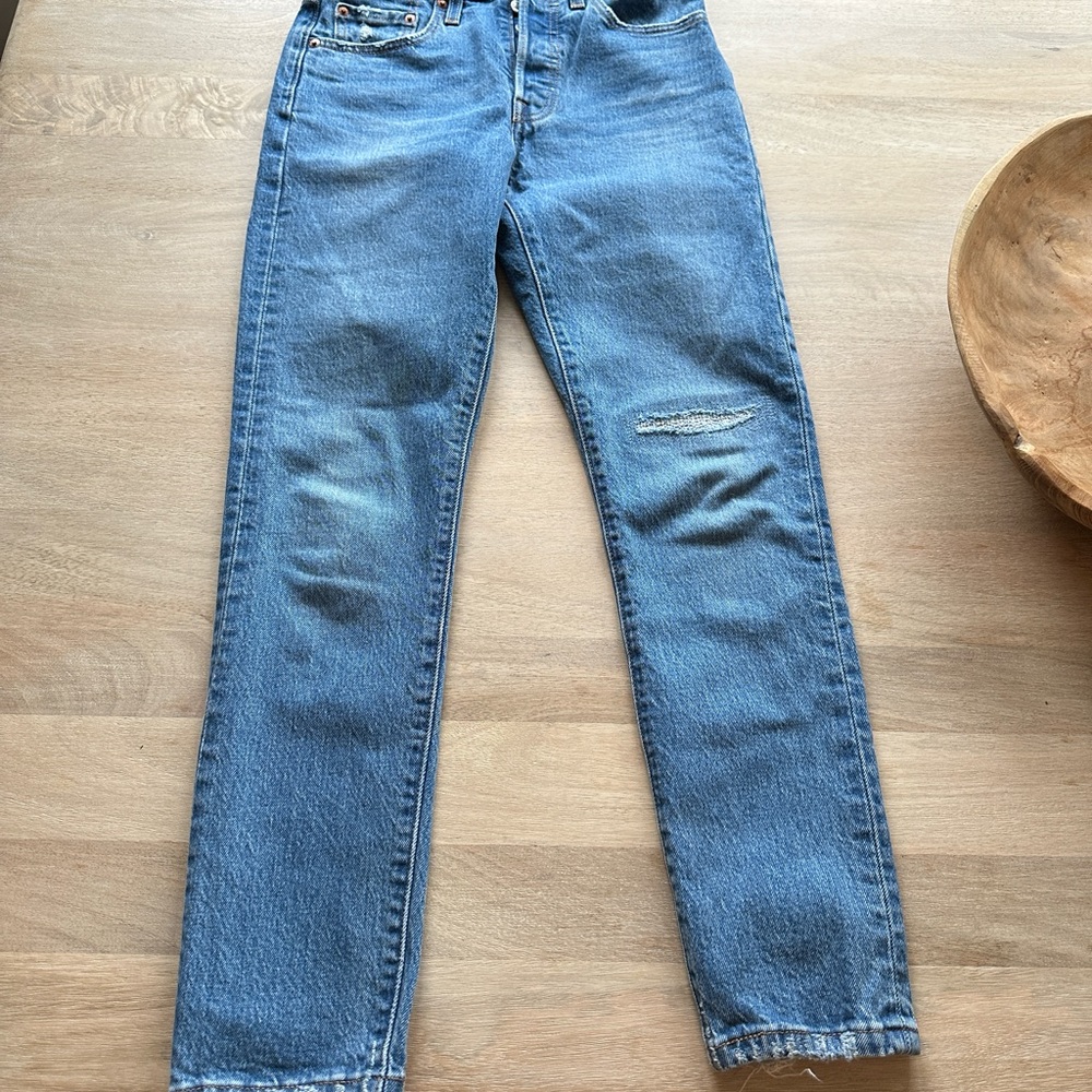 Levi’s straight 24